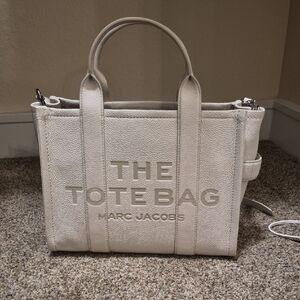 Marc Jacobs Leather The Tote Bag Medium In Color Cotton (White / Cream)